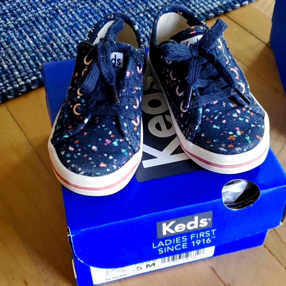Girls keds size 5 m